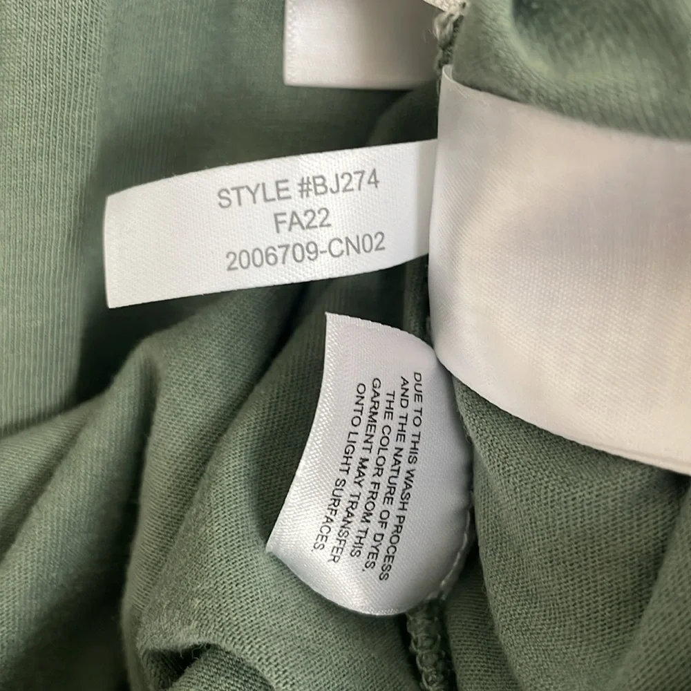 J. Crew‎ broken-in knit goods men’s size XL green long sleeve Henley shirt.